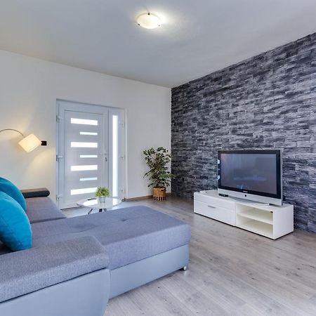 Apartment A & J Петрчане Экстерьер фото