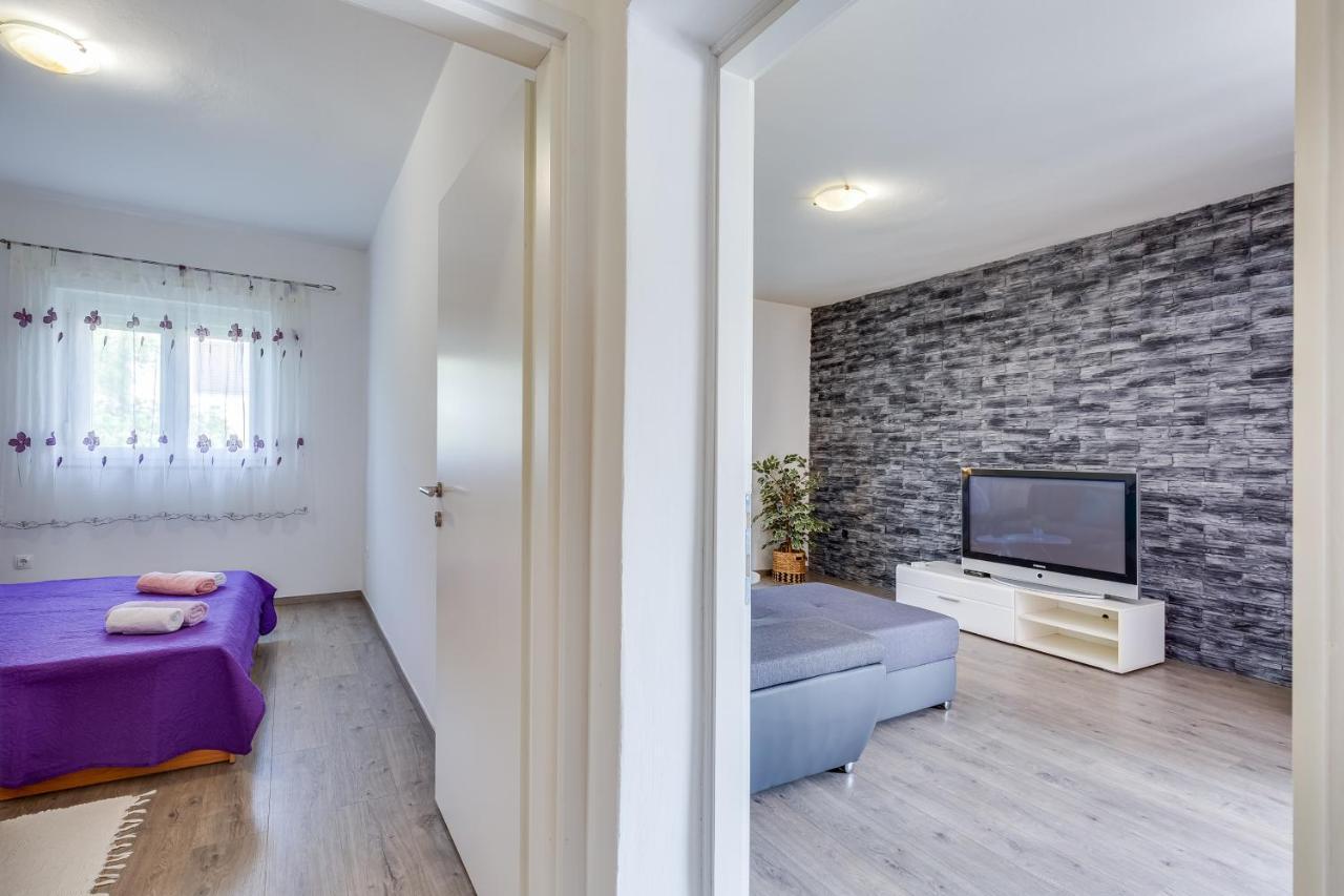 Apartment A & J Петрчане Экстерьер фото