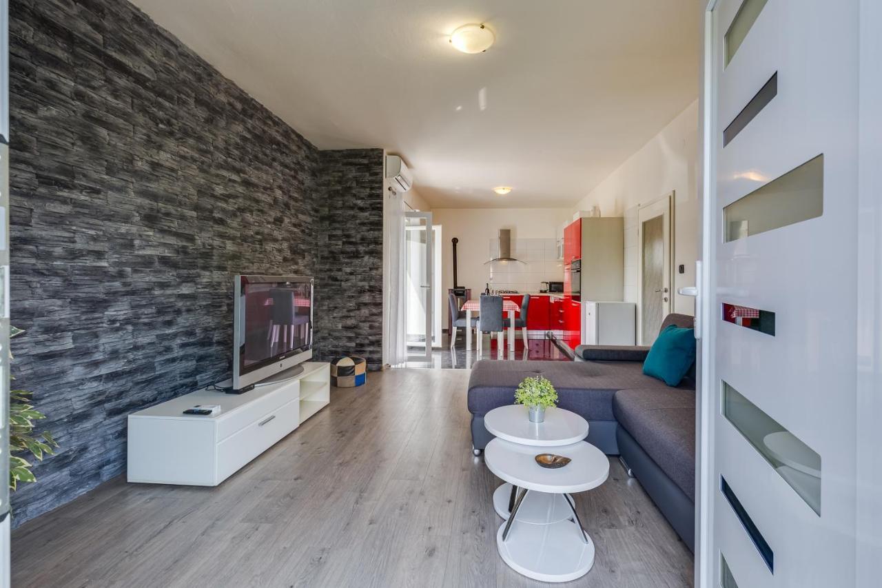 Apartment A & J Петрчане Экстерьер фото